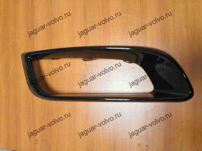 Окантовка нижней решетки переднего бампера черная правая Jaguar XJ 351 рестайлинг